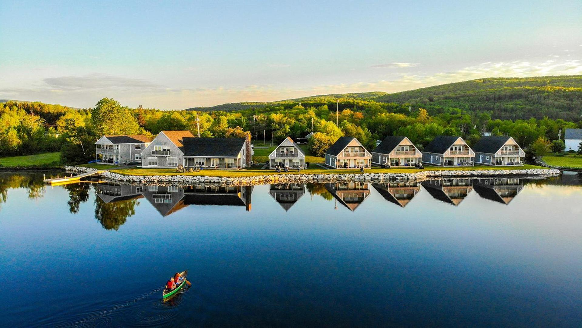 Keltic Quay Cottages & Bayfront Lodge Whycocomagh Exterior photo